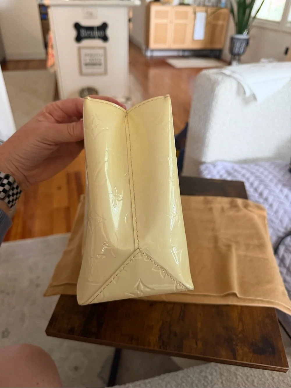 Louis Vuitton Cream Vernis Tote with Vachetta Trim - Picture 5 of 11
